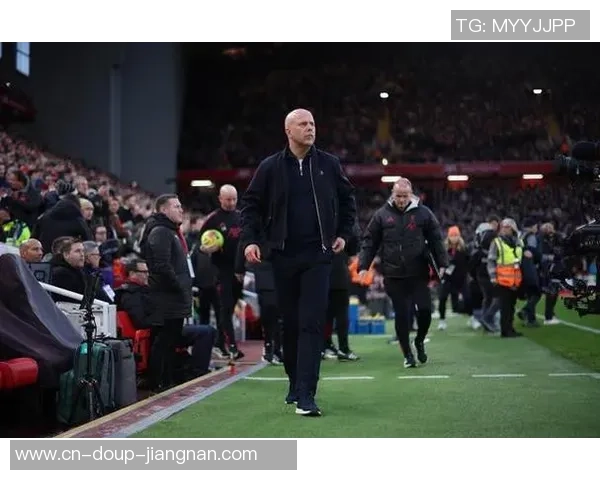 法尔克：据法尔克音讯，拜仁可能会无缘水晶宫后卫球员格伊，利物浦计划在冬窗时期签下球员